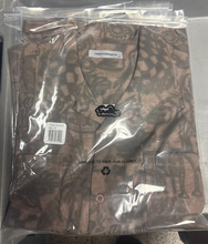 Load image into Gallery viewer, Button Up Shirt
